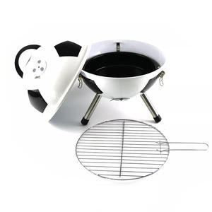 Barbecue au charbon de bois portable en forme de ballon de football Apple Grill, en acier, pour l'intérieur et l'extérieur, avec brochettes, petite taille BQ17 - Product Image 5