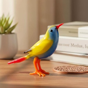 Figurine d'oiseau en verre soufflé artisanal coloré, avec pattes jaunes, bleues, rouges, oranges, pièce unique, pour Diwali, mariage, vase de table, bureau - Product Image 2