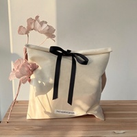 Pochette enveloppe en coton biologique de luxe |   Sac à poussière personnalisé avec logo imprimé et fermeture à bouton pour les marques de mode