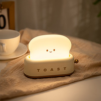 Lampe de nuit à LED Grille-pain Lampe moderne Mini Carré ABS Minuterie Luminosité réglable Mignon Meilleur cadeau pour les femmes Garçons Nouveauté Mini Nuit
