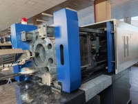 Vente d'usine ZHENHUA : Machine de moulage par injection 128T pour la production de coques de manettes de console de jeu, de joysticks sans fil et de housses de manettes de jeu