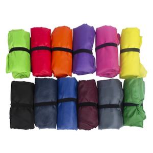 Sac fourre-tout pliable en toile de polyester recyclé, imprimé par sublimation, de haute qualité, personnalisé, écologique et réutilisable, à porter à l'épaule - Product Image 4