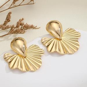 ต่างหูโลหะทรงเก๋ไก๋สไตล์พังก์ รูปทรงเปลือกหอยและใบบัว สำหรับสาวๆ - Product Image 5