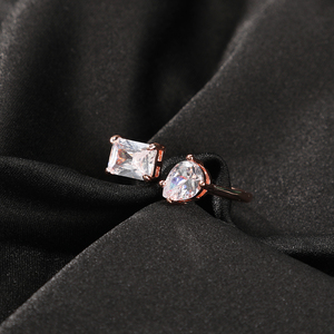 <span class=keywords><strong>Bague</strong></span> d'ornement en CZ taille émeraude UWIN Deux formes de pierres rectangulaires en forme de goutte de larme <span class=keywords><strong>Bague</strong></span> réglable de taille unique pour <span class=keywords><strong>femme</strong></span> - Product Image 4