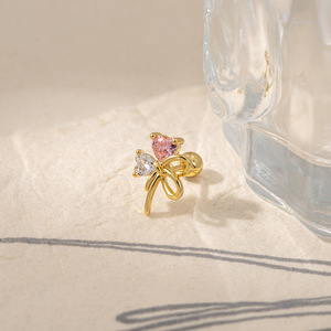 Boucles d'oreilles clous fleur en or 14 carats avec zircon, bijoux de mode exquis et luxueux - Product Image 3