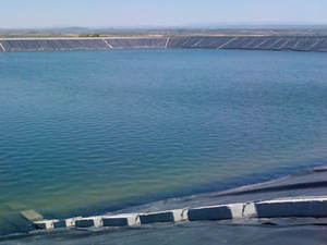 Feuille de géomembrane HDPE renforcée pour fermes de crevettes et bassins - Fabricant - Meilleur <span class=keywords><strong>prix</strong></span> - Product Image 4