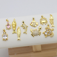 Vente en gros de breloques micro-incrustées de zircon, série Plage et Océan, motifs tortue, dauphin, crabe, poisson, pour la création de bijoux de vacances pour femmes