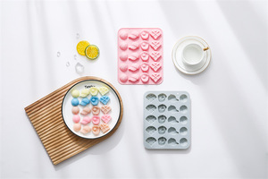 Moldes de Silicona Antiadherentes con Diseño de Béisbol, Reutilizables, de Grado Alimenticio, Lindos Moldes Magnéticos de Silicona para Chocolate, Dulces y Hielo - Product Image 5