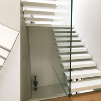 Escalier flottant intérieur avec garde-corps en verre de sécurité pour usage familial