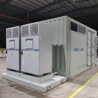 Coque de cabine électrique préfabriquée pour appareillage de commutation avec dispositions de levage et accès à l'installation des équipements