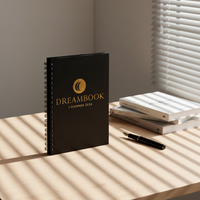 Agenda scolaire personnalisé 2027 avec logo Dreambook, pages en carton double face, couverture rigide, reliure à spirale, impression offset