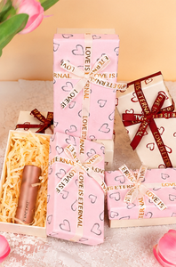 Caja de Regalo Personalizada con Tapa y Base, de Cartón Rosa Pálido con Estampado de Corazones y Lazo de Cinta de Grosgrain para San Valentín - Product Image 4