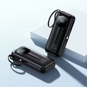 Power bank portatile da 10000mAh con cavo retrattile integrato, ricarica rapida da 22.5W, per uso esterno e di emergenza, caricatore portatile. - Product Image 6