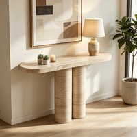 Table console en marbre travertin beige naturel de style Wabi-sabi, idéale pour les entrées de luxe et les salons minimalistes.