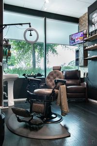 Sillón de Peluquería Hidráulico Clásico con Reposabrazos, Estilo Retro, para Salón de Belleza - Product Image 6