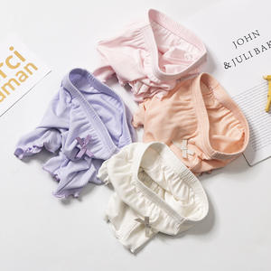 Pantalones cortos de seguridad elásticos sin costuras para mujer, con ribetes acanalados, a rayas, de color liso y dobladillo con volantes, tipo bóxer - Product Image 1