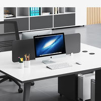 Poste de travail modulaire simple et moderne en PVC pour 4 personnes avec écran de séparation, boîte de câblage ignifuge et design minimaliste