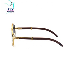 2020 las nuevas mujeres <span class=keywords><strong>de</strong></span> moda <span class=keywords><strong>de</strong></span> logotipo personalizado <span class=keywords><strong>de</strong></span> madera redonda TAC polarizado <span class=keywords><strong>de</strong></span> gafas <span class=keywords><strong>de</strong></span> <span class=keywords><strong>sol</strong></span> con caja - Product Image 3