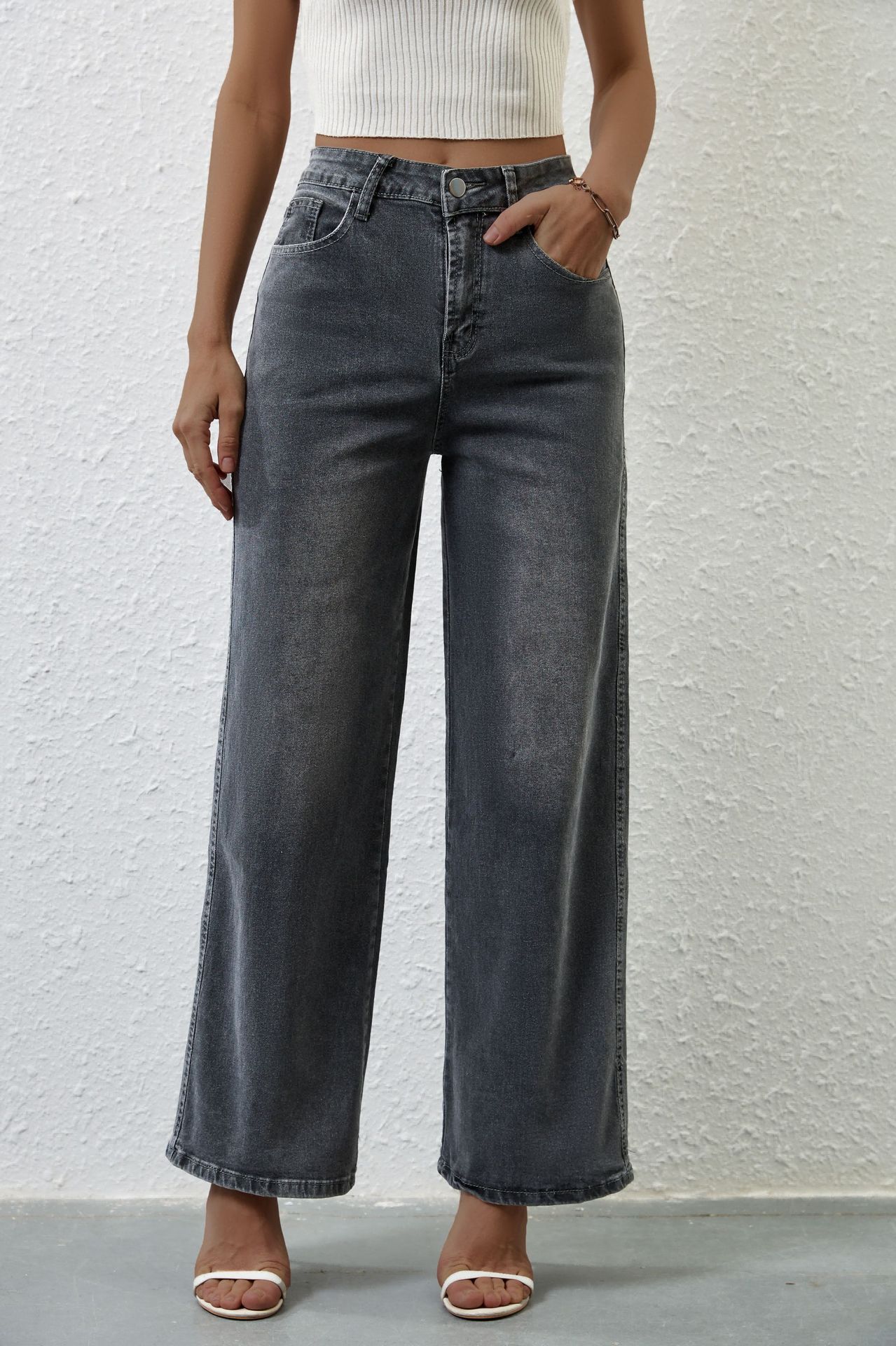 Gris foncé