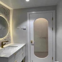 Porte en contreplaqué Evereco avec insert en verre, finition personnalisée, isolation acoustique, placage en bois de chêne moderne arabe laminé