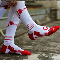 Chaussettes de basket-ball pour hommes avec coussin épais en éponge soutien de la cheville et évacuation de l'humidité pour le jeu et l'entraînement