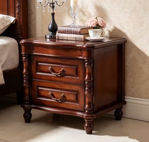 Mesita de Noche Clásica de Madera Maciza de Nogal Oscuro, con 2 Cajones Empotrados y Patas de Husillo Talladas, para Dormitorio Tradicional - Product Image 3