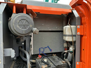 Offre Spéciale : Excavatrice Hitachi ZX120 d'occasion, 12 tonnes, modèle 2024, sur chenilles, avec moteur, boîte de vitesses, pompe, moteur et roulements - Meilleure Vente - Product Image 5
