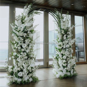 Arcos de Flores Artificiales Blancos y Verdes con Rosas para Decoración de Entrada de Bodas y Hogar - Product Image 1