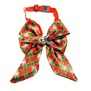 Nouvelles tenues de Noël en polyester pour animaux de compagnie, accessoires de fête pour chats et chiens avec nœuds papillon à carreaux, écharpes et chapeaux – Fabricant direct - Product Image 2