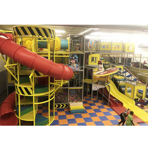 Aire de jeux intérieure haut de gamme pour la gymnastique avec trampoline, mur d'escalade souple, zone de saut et tyrolienne - Product Image 1
