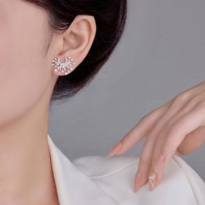 Boucles d'oreilles clous élégantes de haute qualité en argent S925 plaqué or Xingyun, motif géométrique tendance, coupe princesse - Product Image 4