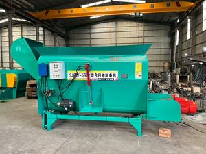 Máquina Mezcladora de Alimentos Automática TMR - Marca Longmiao, Capacidad de 5.0t, Alta Precisión, Bajo Ruido, 380V/220V, Vehículo para Alimentación Animal - Product Image 2