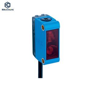 Capteur de réflexion diffuse industrielle GTB6L-N1211, doté d'un design carré compact pour la détection sur les lignes de production automatisées - Product Image 1