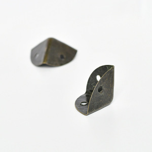 Antique Style Bronze <b>Corner</b> <b>Protectors</b> 20 Mm Hole Durable Rustic Design For Wooden Boxes Home Decor Hardware Accessories - Product Image 2