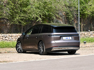 2026 LI <span class=keywords><strong>I9</strong></span> HOME EDITION 6-Sitzer, 4WD Rein Elektrisches SUV, 705km CLTC, 800V 5C Superladung, Familienfahrzeug für Stadt & Langstrecken - Product Image 5
