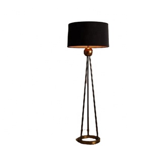 Lámpara de pie moderna para sala de estar - Product Image 1