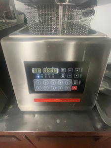 <span class=keywords><strong>Friteuse</strong></span> à levage automatique Fritteuse Fritteuse <span class=keywords><strong>belge</strong></span> <span class=keywords><strong>Friteuse</strong></span> commerciale avec réservoir unique pour restaurant Friggitrice - Product Image 2