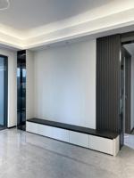 Meuble TV moderne avec tiroirs de rangement et plateau noir, style minimaliste blanc pour salon