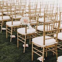 Chaises Chiavari en résine dorée empilables de haute qualité pour événements extérieurs, avec coussin, capacité 450 kg, vente en gros