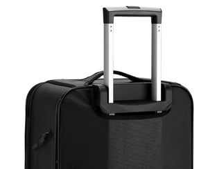 Persone di mezza età e anziani che viaggiano con trolley leggero da viaggio - Product Image 2