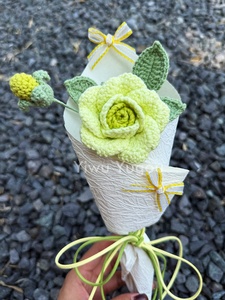 Bouquet <span class=keywords><strong>di</strong></span> <span class=keywords><strong>Rose</strong></span> Verdi all'Uncinetto Fatto a Mano, Fiore Lavorato a Maglia con Stelo Singolo, Rosa Artificiale Eterna per Decorazioni Domestiche - Product Image 5