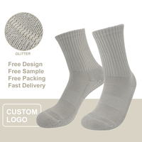 Chaussettes de sport Pilates en coton gris du fabricant, avec logo personnalisé, confortables et antidérapantes, pour le yoga