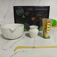 Nouvel ensemble d'accessoires pour le thé japonais au design tendance : bol à matcha et fouet en bambou