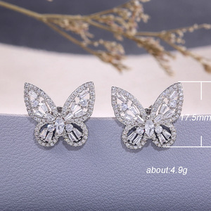 Orecchini a Perno Stile Coreano a Forma di Farfalla Traforata per Donne, Eleganti Accessori per Orecchie con Zirconi per Feste e Uso Quotidiano, Idea Regalo - Product Image 5