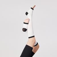 Chaussettes de compression pour jeunes à blocage de couleur avec pression circulatoire pour soulager l'œdème, la fatigue, les chaussettes de sport de yoga, logo en bas