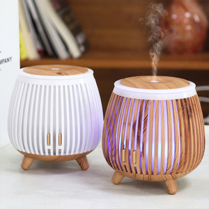 2025 Nuevo difusor de aroma de grano de madera de 140ML con luces LED de 7 colores y silencioso para <span class=keywords><strong>Idea</strong></span> de regalo de escritorio de oficina en casa - Product Image 4