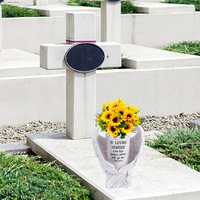 Porte-fleurs de cimetière avec ailes d'ange, vase commémoratif en résine blanche avec piquet de sol, décoration de tombe en souvenir