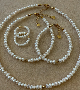 Nuevo y Moderno Collar y Aretes de Cuentas de Perlas Naturales y Pulsera de Perlas en Acero Inoxidable Chapado en Oro de 18K - Product Image 3