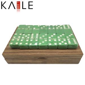 <span class=keywords><strong>En</strong></span> gros double 6 vert couleur domino blanc dot avec spinner pins avec <span class=keywords><strong>de</strong></span> luxe <span class=keywords><strong>en</strong></span> <span class=keywords><strong>bois</strong></span> boîte cas pour jouer à des jeux - Product Image 2