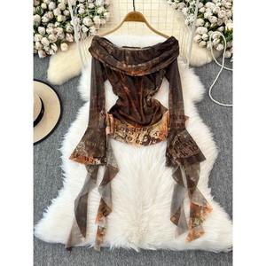 Streetwear magliette primaverili da <span class=keywords><strong>donna</strong></span> con scritte Tie tye stampate da <span class=keywords><strong>donna</strong></span> Vintage <span class=keywords><strong>T</strong></span>-<span class=keywords><strong>shirt</strong></span> con spalle scoperte a maniche lunghe da <span class=keywords><strong>donna</strong></span> all'ingrosso - Product Image 4